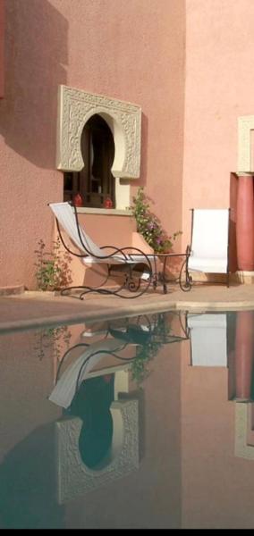 VillaHouda havre de paix piscine. Hammam et jardin privé